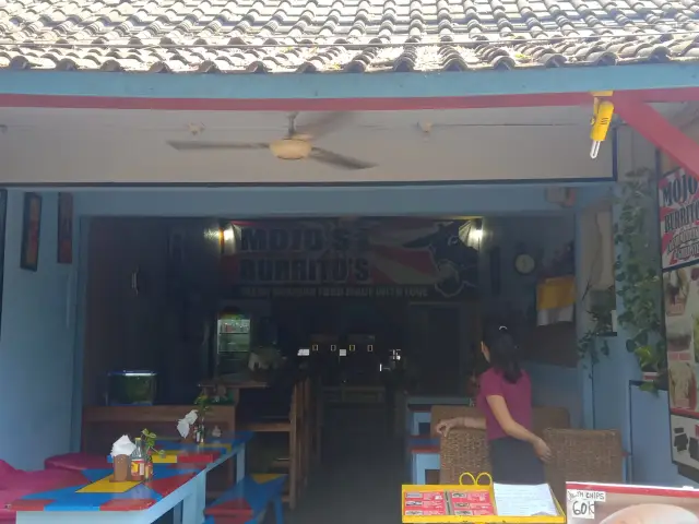 Gambar Makanan Mojo's Burritos 6