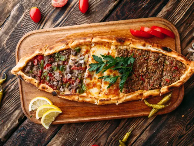 Öz Osmanlı Pide & Kebap'nin yemek ve ambiyans fotoğrafları 1