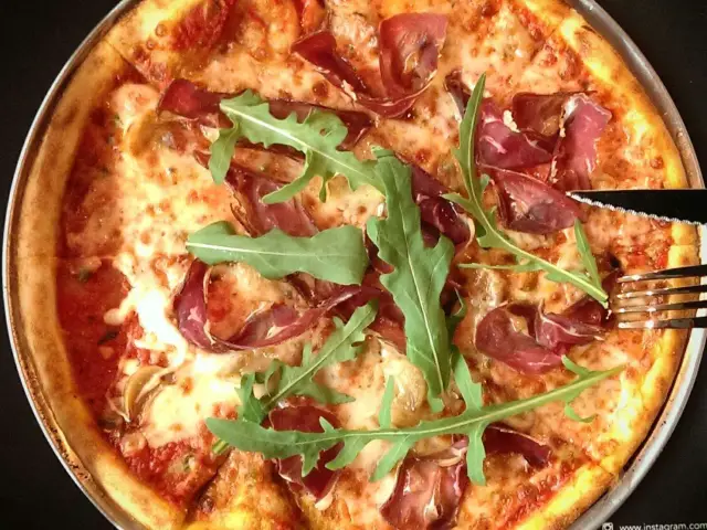 Pizza Lokal'nin yemek ve ambiyans fotoğrafları 24