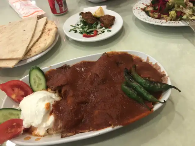 Abuşzade Döner & Kebap Salonu'nin yemek ve ambiyans fotoğrafları 9