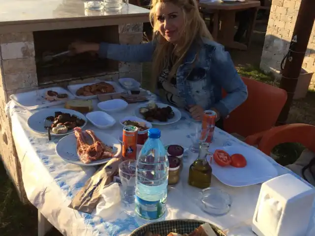 İso Baba'Nın Yeri'nin yemek ve ambiyans fotoğrafları 6