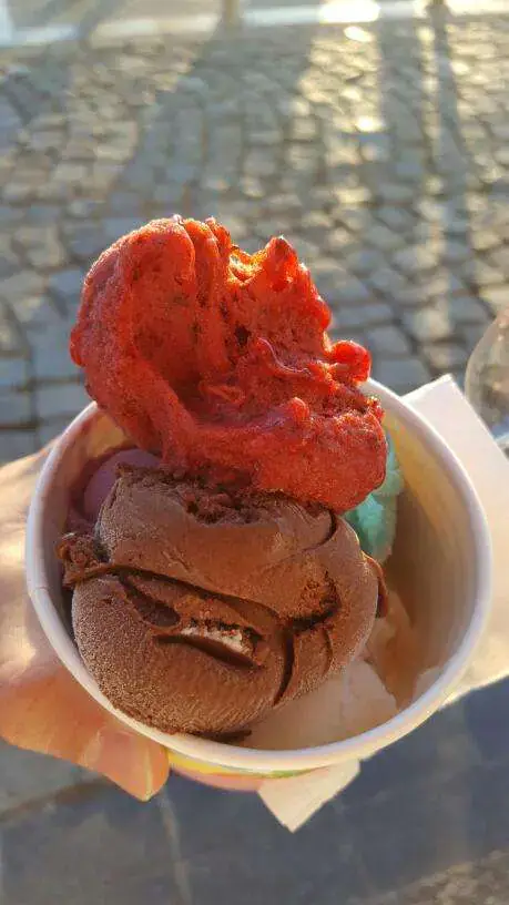 Meshur Girit Sakiz Dondurmalari Nazmi Usta'nin yemek ve ambiyans fotoğrafları 10