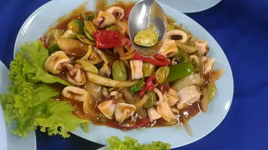 Restoran Tasik Idaman : Medan Ikan Bakar Food Photo 1
