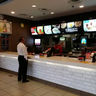 McDonald&apos;s Drive Thru - Taman Melati