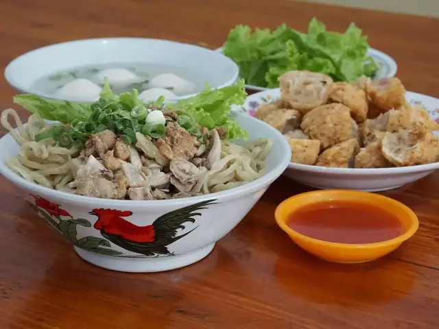 Gambar Makanan Mie Garing Ayam Kampung 16