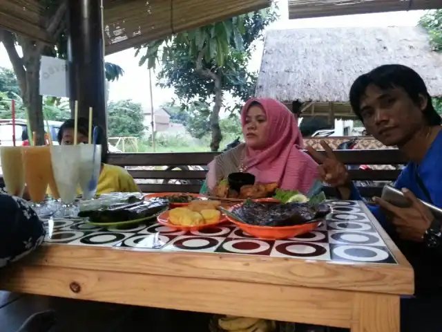 Gambar Makanan Rumpikal (Rumah makan pinggir kali) 3