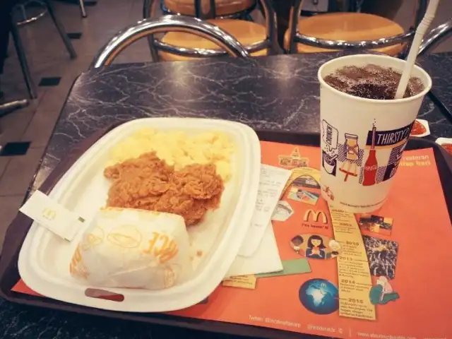 Gambar Makanan McDonalds Adisucipto 10