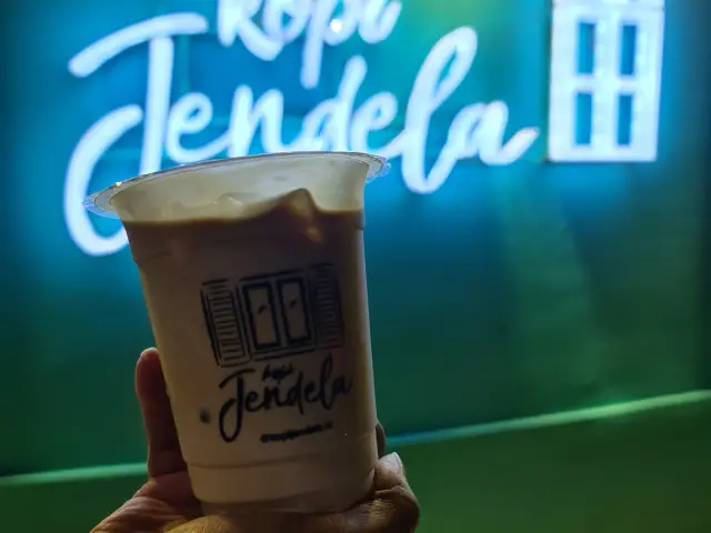 Gambar Makanan Kopi Jendela 1