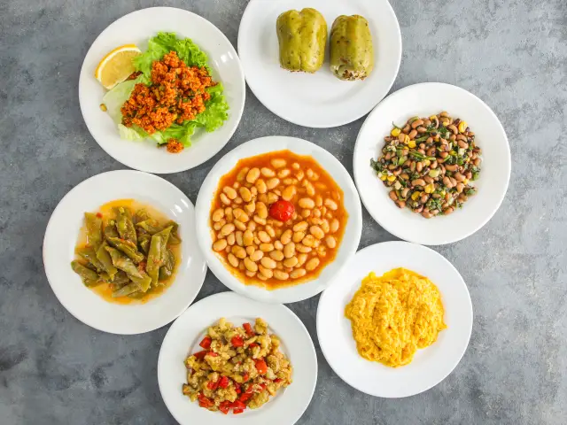 Kehribar Cızbız Köfte & Ev Yemekleri'nin yemek ve ambiyans fotoğrafları 1