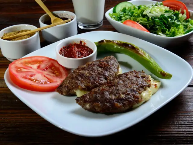 Karakoy Biga Halk Koftecisi'nin yemek ve ambiyans fotoğrafları 3