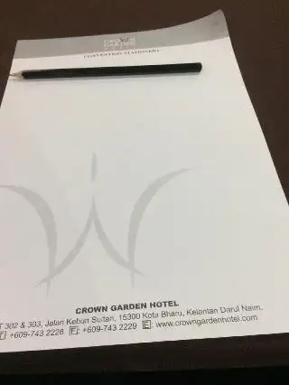 Crown Garden Hotel