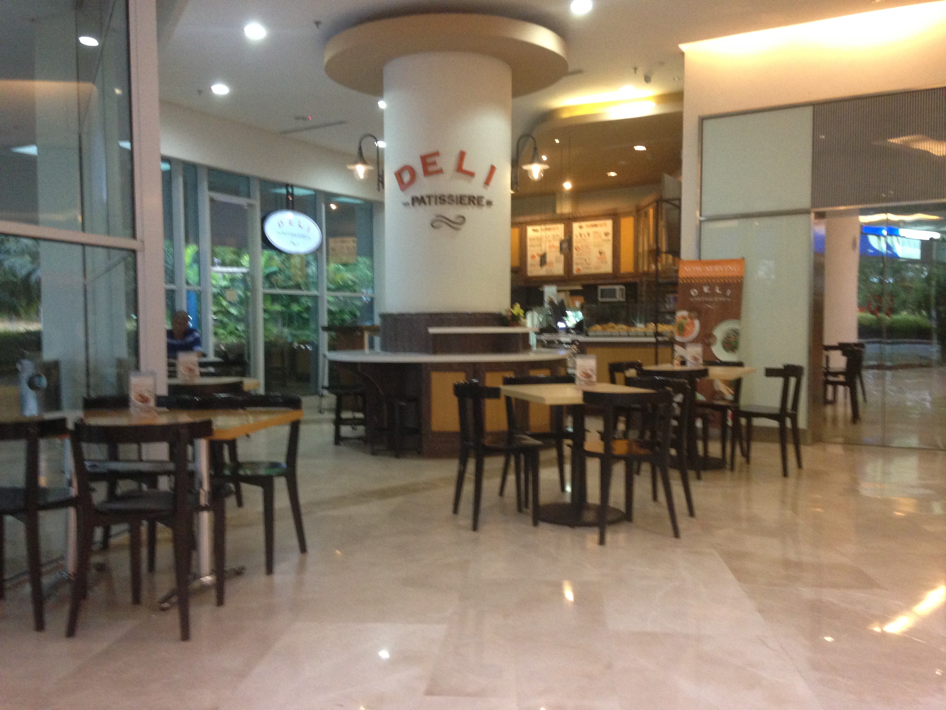 Delipatisier terdekat Restoran dan Tempat Makan Bakery terdekat di