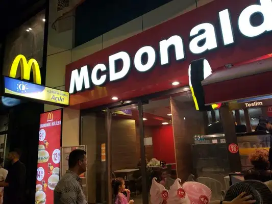 McDonald&apos;s'nin yemek ve ambiyans fotoğrafları 2