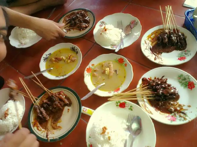 Wr. Paneka (Sate + Gule)