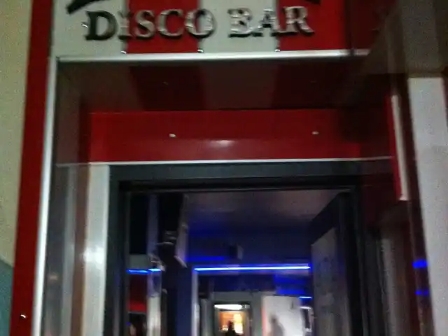 Aura Disco Bar'nin yemek ve ambiyans fotoğrafları 3