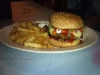 Dhe Legend BBQ Burger Food Photo 2