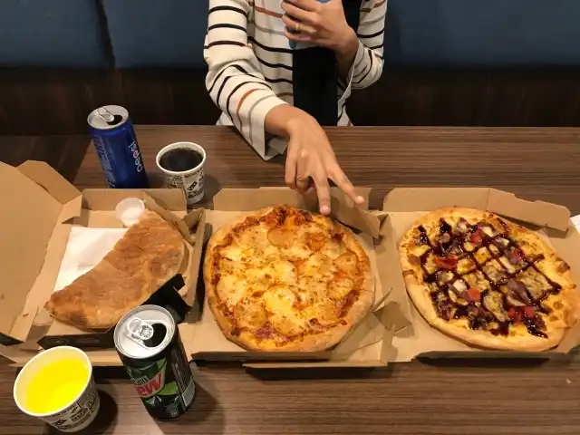 Domino's Pizza Food Photo 4