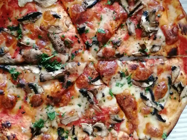 Gambar Makanan Pizza Marzano 6