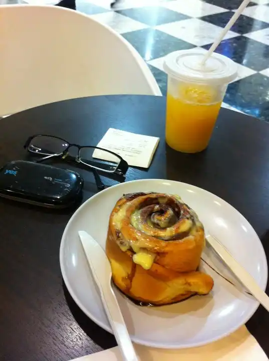 Auntie Anne’s/Cinnabon Food Photo 1