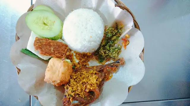 Gambar Makanan Ayam Penyet Surabaya 9