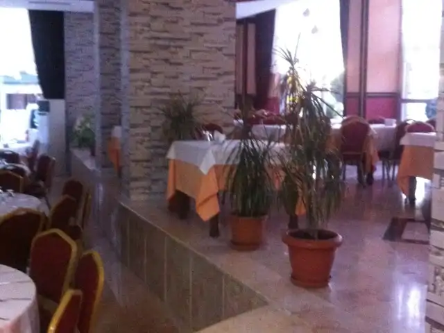 Restaurant - Başkent Hotel'nin yemek ve ambiyans fotoğrafları 2