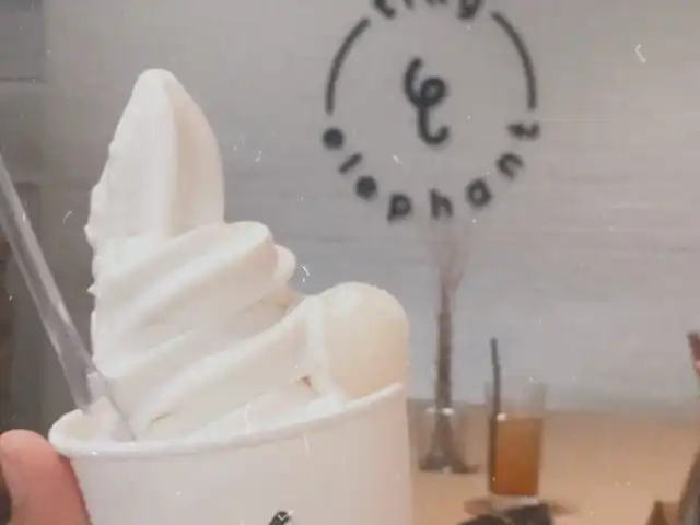 Tiny Elephant Soft Serve & Coffee Food Photo 14