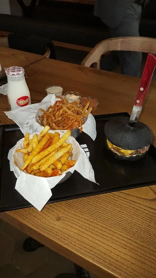 Unique Burgers'nin yemek ve ambiyans fotoğrafları 21