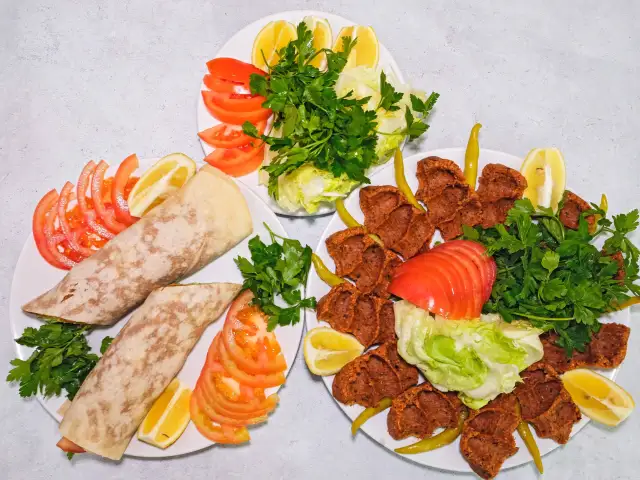 Adıyaman Çiğ Köftecisi Ramazan Doğru'nin yemek ve ambiyans fotoğrafları 1