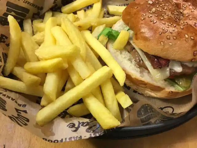 Loqum Burger'nin yemek ve ambiyans fotoğrafları 16