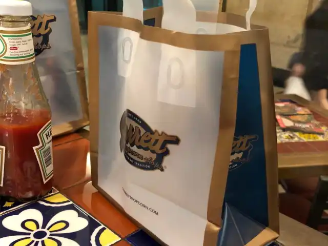 Garrett Popcorn Shops Food Photo 10