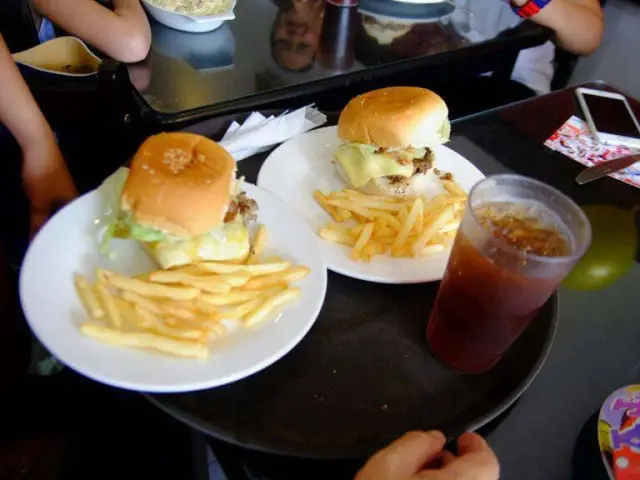 Barneys Burger Food Photo 18