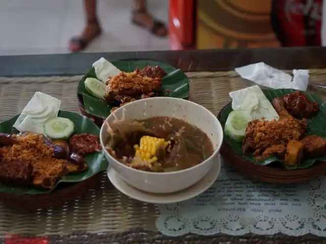 Gambar Makanan Ayam Penyet Ria "Khas Bu Ruth" 12