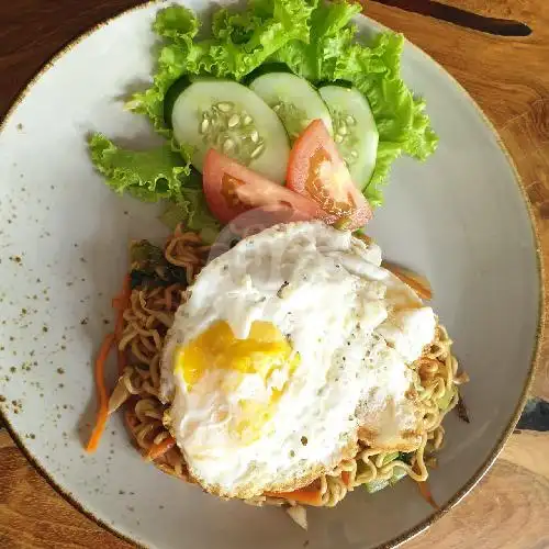 Gambar Makanan Canggu Hype Cafe, Pantai Berawa 5