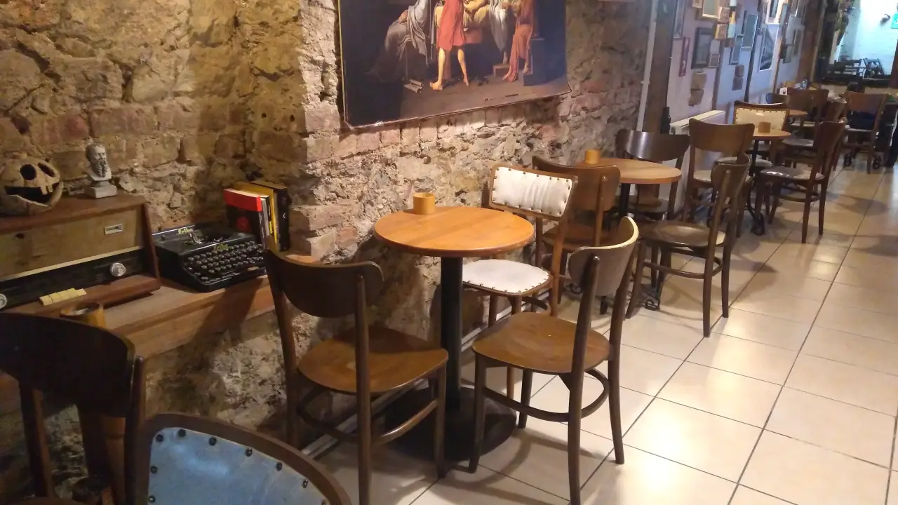 Antika Cafe
