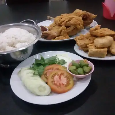 Ayam Goreng Suharti