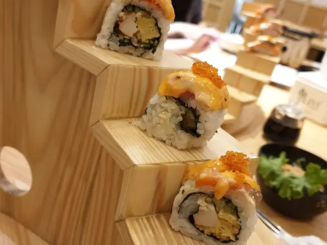 Gambar Makanan Okinawa Sushi 12