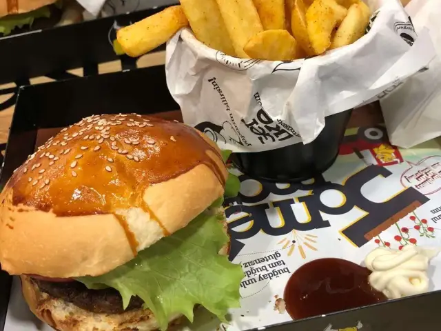 Burger Make'nin yemek ve ambiyans fotoğrafları 8