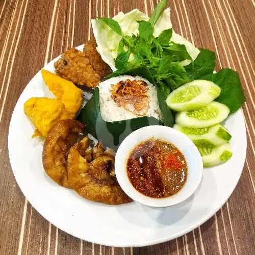 Gambar Makanan Nasi Uduk Ayam Goreng Kampung Barokah, Tebet 7