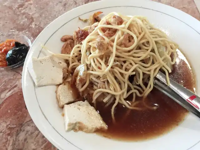 Gambar Makanan Lontong Mie Ny. Marlia 13