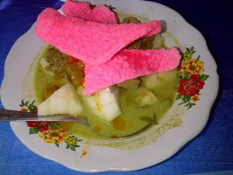 Gambar Makanan Lontong Sayur Padang 4