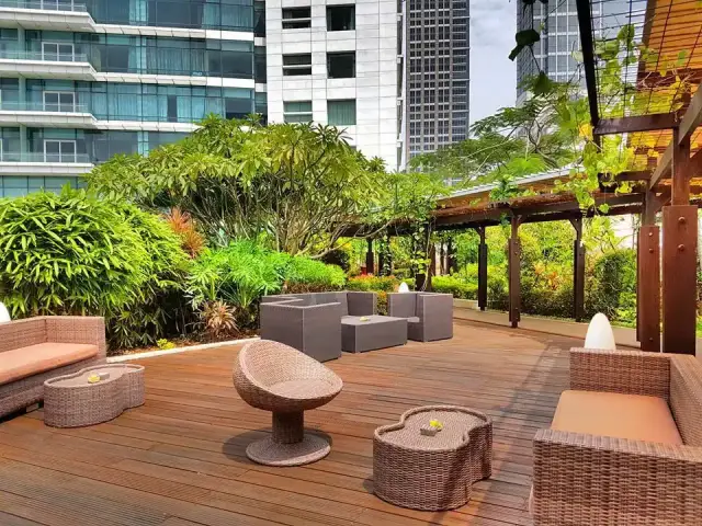 Gambar Makanan Sky Pool Bar Cafe - Hotel Indonesia Kempinski 10