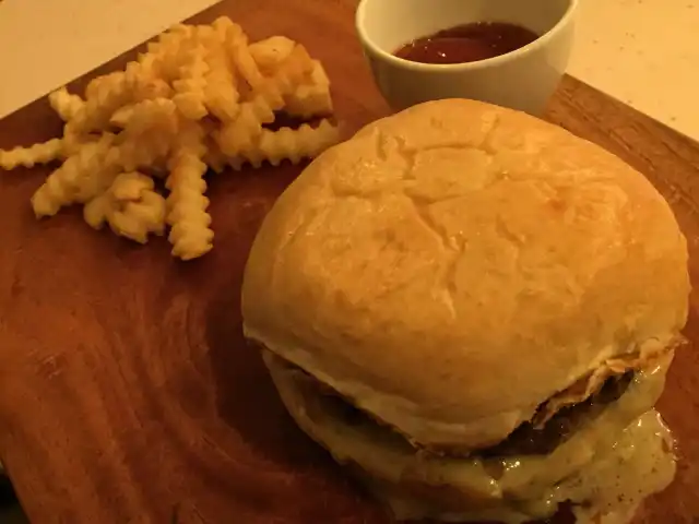 BurgerPub Food Photo 6