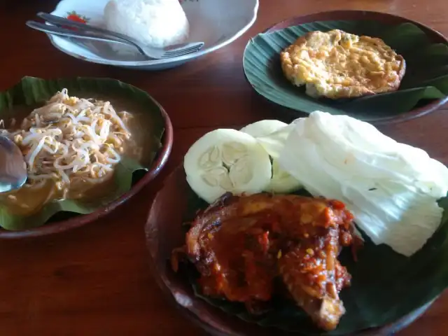 Gambar Makanan Warung Makan Sawo Kecik 2