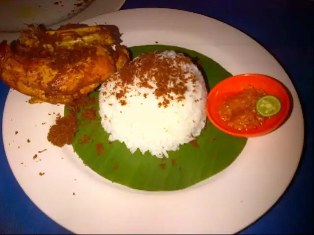 Gambar Makanan Ayam Goreng Kampung Gajah Mungkur 3