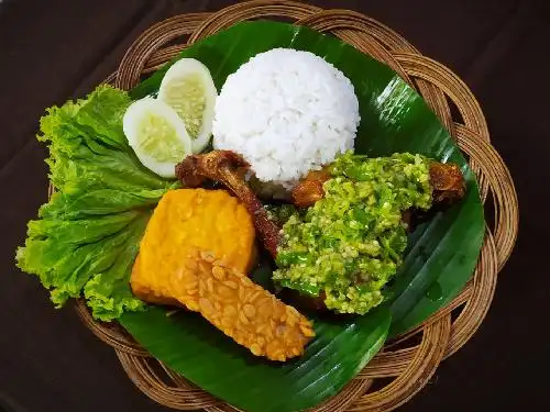 Ayam Penyet Blenger Pesanggrahan