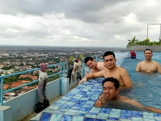 Gambar Makanan Sky Pool Bar 17