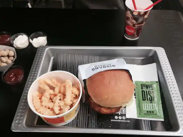 Big Bang Burger'nin yemek ve ambiyans fotoğrafları 4