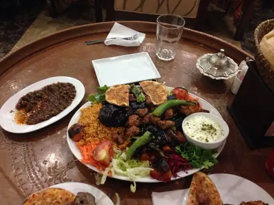 Medi Şark Sofrası'nin yemek ve ambiyans fotoğrafları 7