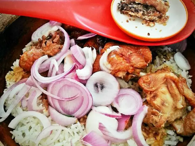 Restoran Busy Corner Claypot Chicken Rice Food Photo 15