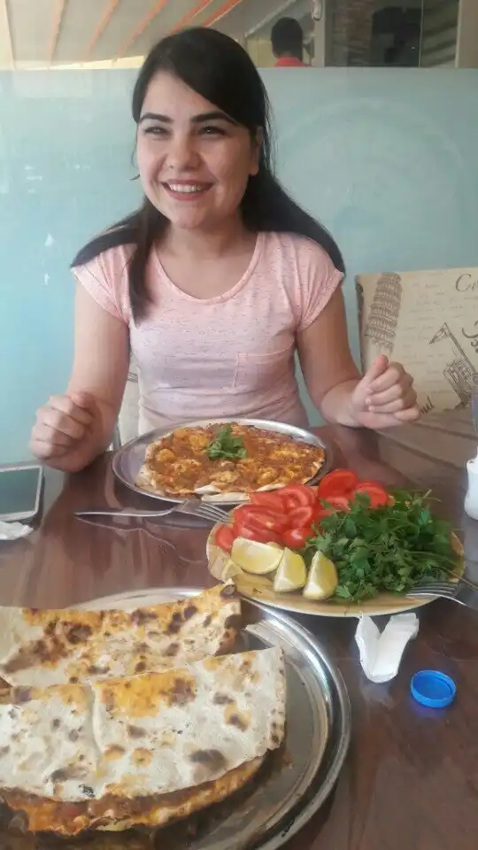 Bulvar Lahmacun Ve Pide Firinu'nin yemek ve ambiyans fotoğrafları 3